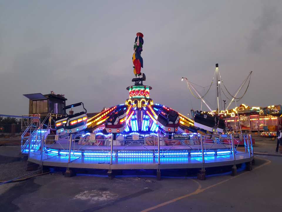 single color amusement park light 