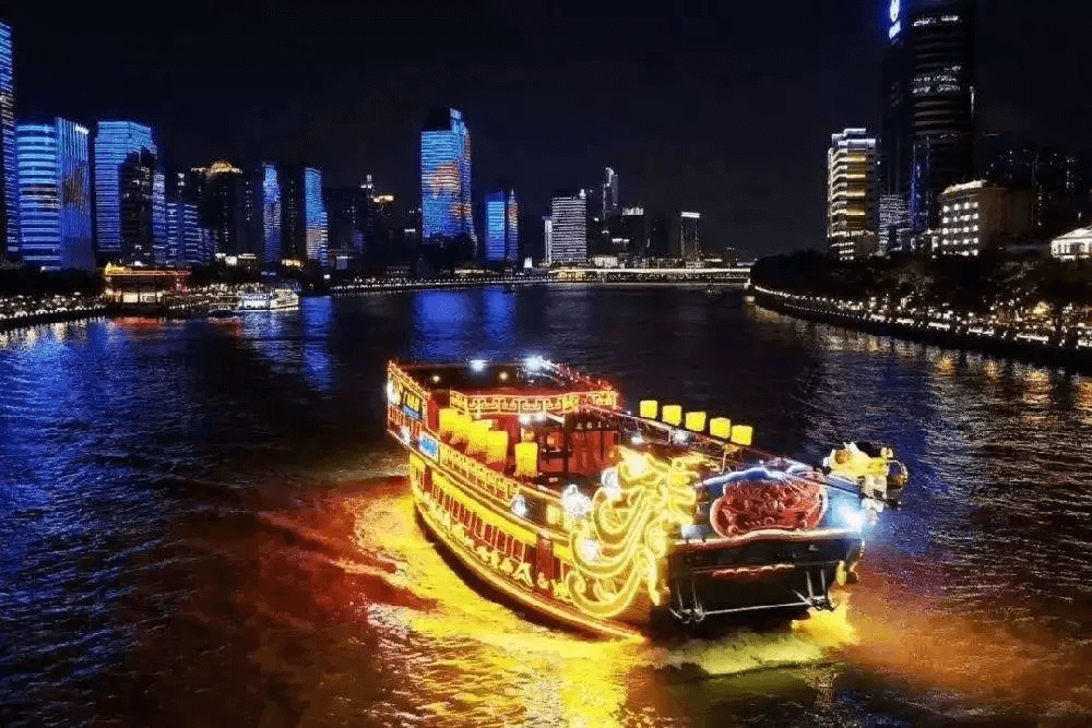 The Forbidden City LED light show.The economic potential of the night tour is huge