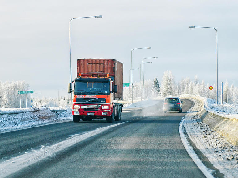 Smart light poles help, Finland wants to use 5G technology to create the world’s most intelligent road